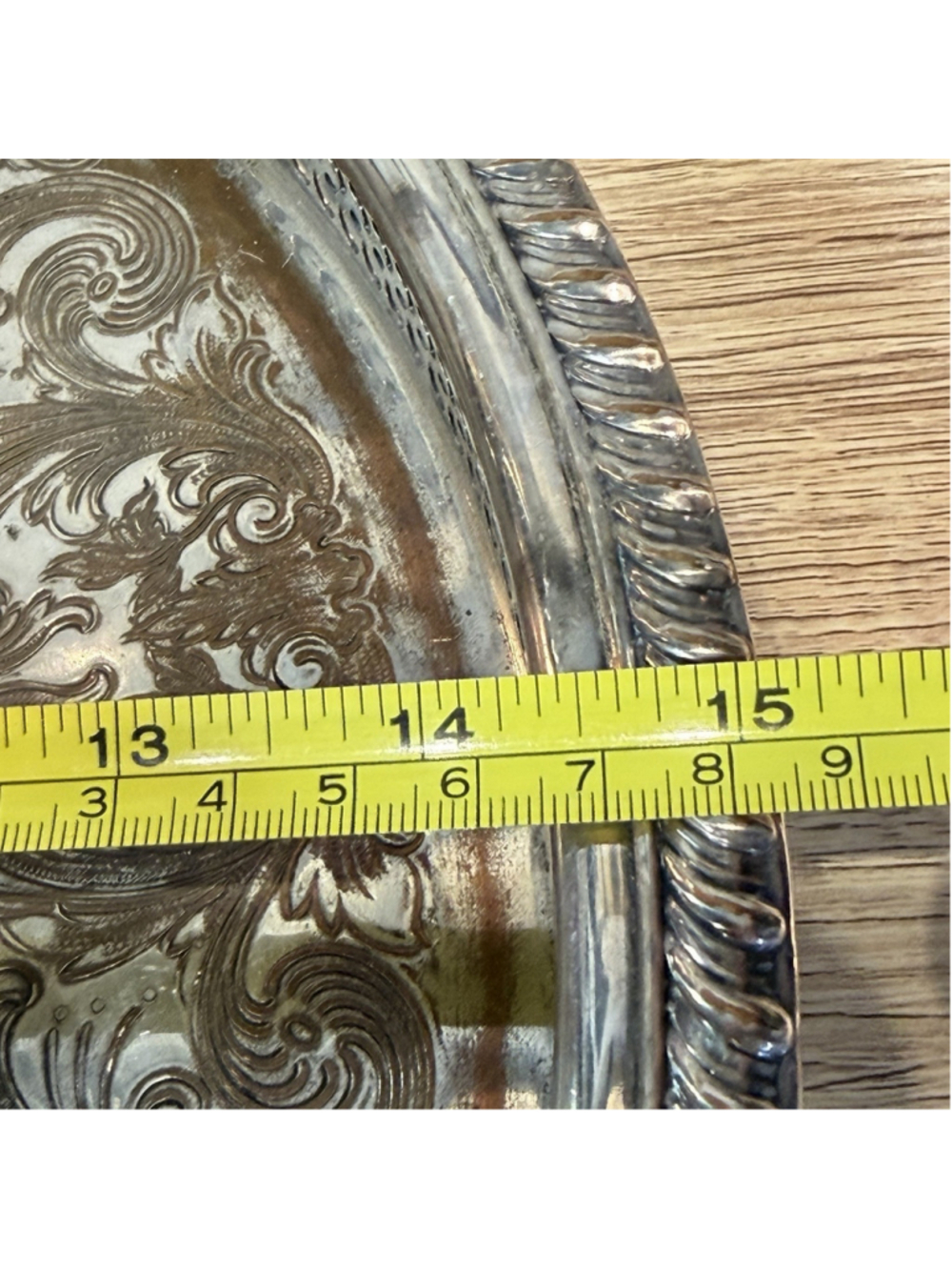 VINTAGE RARE WM ROGERS SILVER PLATE 15” ROUND SERVING TRAY #672 FLOWER - Picture 7 of 9